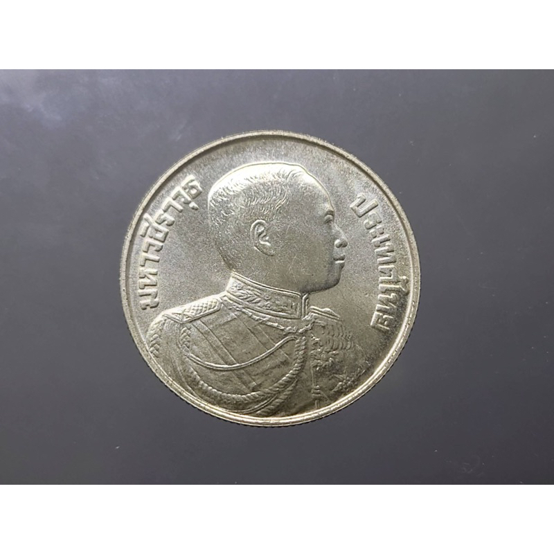 เหรียญเงิน  600 บาท  วาระที่ระลึก100ปีพระราชสมภพ ร6 หายากน่าเก็บ