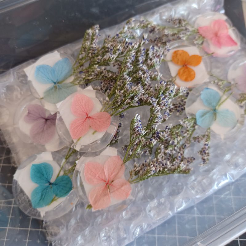 ตราประทับครั่งแบบสำเร็จ สีใส ประดับดอกไฮเดรนเยีย และกิ่งแคสเปีย 5 ชิ้น 30 บาท - รูปที่ 6