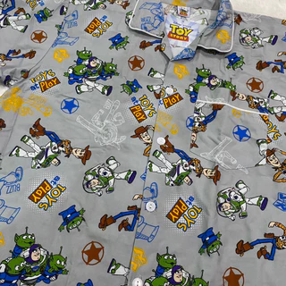 ToyStory ชุดนอนลายทอยสตอรี่ ชุดนอนเด็ก และ ชุดนอนผู้ใหญ่ พร้อมส่ง ลายวู้ดดี้ บัทไลท์เยียร์ ลิขสิทธิ์แท้ 100%