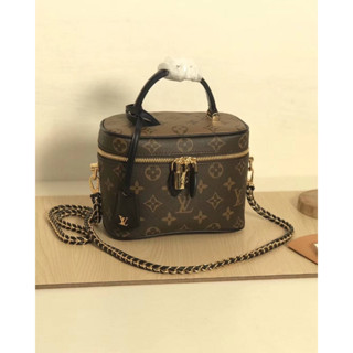 กระเป๋า Louis Vuitton VANITY BAG  งานvip มาเเล้วงานสุดสลับเเท้ การันตีเลยใบนี้ ไม่เหมือนคืนเงิน ✅