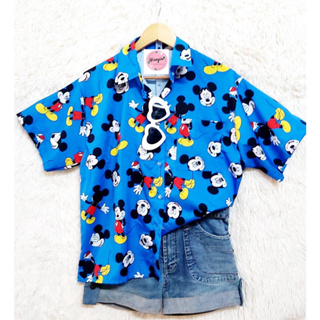 เสื้อเชิ้ต ผ้าไหมอิตาลี่ ลาย Mickey Mouse น่ารักมาก ๆ ฟรีไซ้ส์ เสื้อมีกระเป๋า กระดุมหน้า  ผ้าดี ไม่บาง ใส่ไม่ร้อน ขน