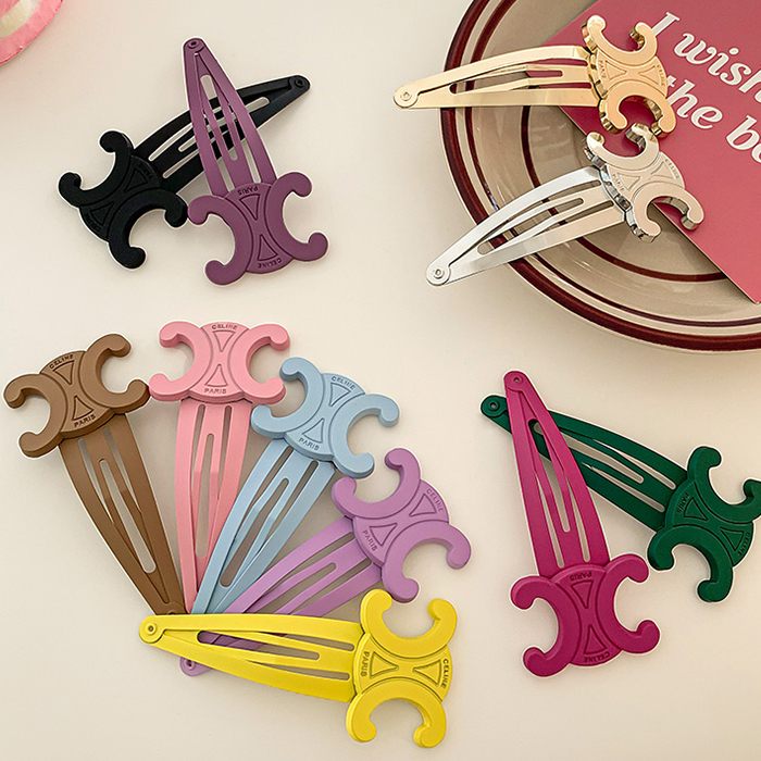 🎀ร้านไทย🇹🇭🎀ส่งของไว🎁  2023 ตัวอักษร C กิ๊บติดผม หลากสี น่ารัก พังก์ BB คลิปหน้าม้า กิ๊บติดผม เคลือบด้าน กิ๊บด้านข้าง  ระ