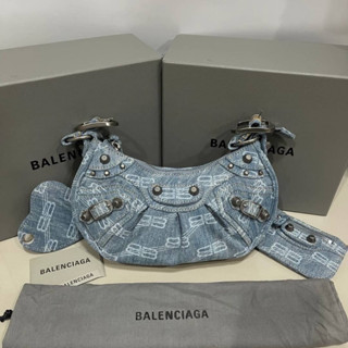 BALENCIAGA LE CAGOLE DENIM BAG กระเป๋าถือ สะพายไหล่ แบรนด์บาลองเซียก้า ผ้ายีนส์