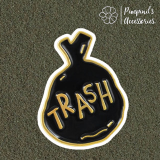 🇹🇭 พร้อมส่ง : เข็มกลัดลายถุงขยะสีดำ “TRASH” | “TRASH” Black Trash Bag Enamel Brooch Pin.