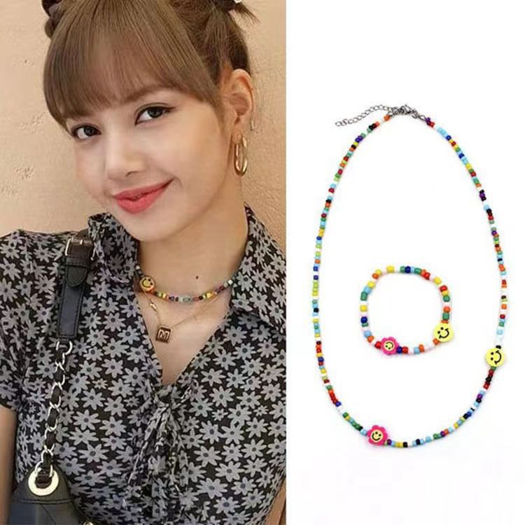 ดาราสไตล์เดียวกัน สวยงาม น่ารัก ลูกปัดสี ดอกไม้ ใบหน้ายิ้ม สร้อยคอ สร้อยข้อมือ ของขวัญสำหรับวันเกิด วันวาเลนไทน์