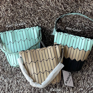 BAO//BAO ISSEY MIYAKE SMALL BUCKET  Code:B5D210466 แบรนด์แท้ 100% งาน Outlet