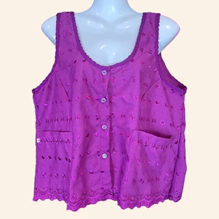 เสื้อคอกระเช้า กระดุมหน้า ลายลูกไม้สวยๆ มีหลายขนาดให้เลือก (V1)