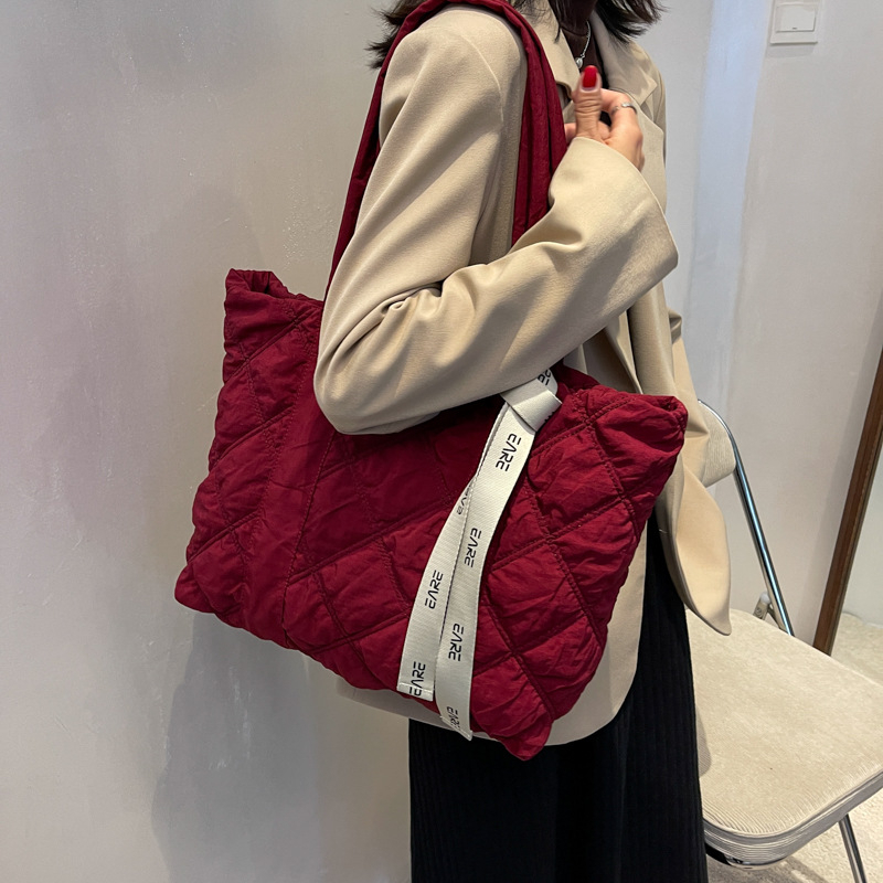 Mousoon กระเป๋าโท้ทผู้หญิงความจุขนาดใหญ่ Simple Travel Rhombus Cotton Shoulder Tote Bag