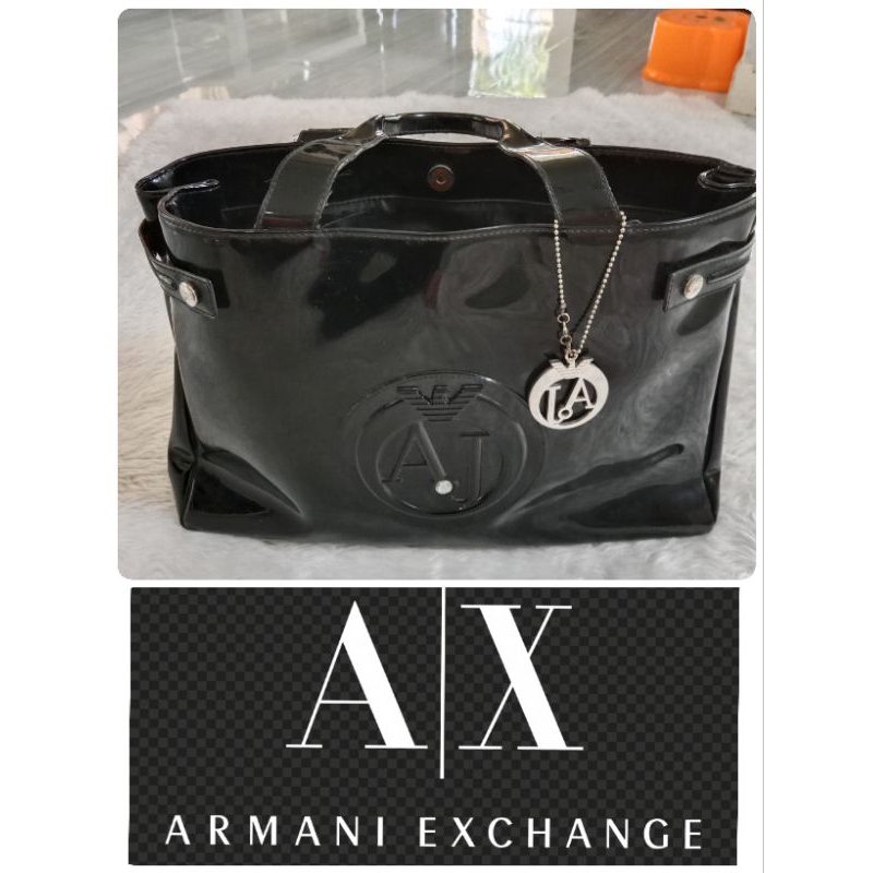 Armani Exchange กระเป๋าถือของผู้หญิง Armani สีดำ มือสองของแท้