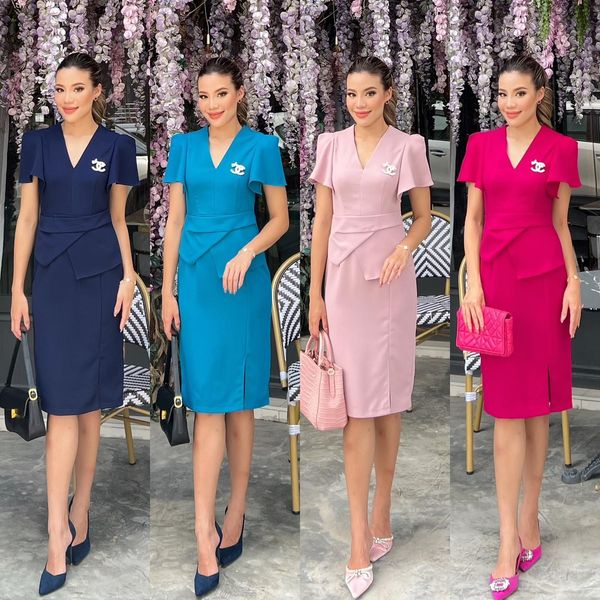 MISSY BUSINESS LOOK - เดรสลูกไม้คอวีรุ่นลิมิเตด เล่นลูกเล่นที่ไหล่จับจีบยกหัวแขนเพิ่มความหรูหรา ดูแพ