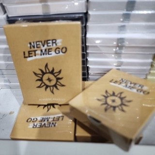 NEVER LET ME GO POSTCARD SET | โปสการ์ดเซ็ต / สร้อยข้อมือ /  เพื่อนายแค่หนึ่งเดียว  (พร้อมส่ง)