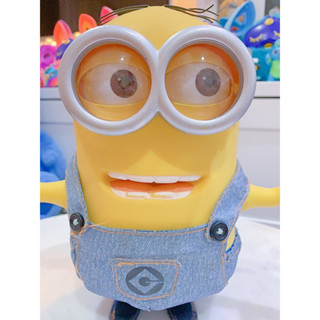 Minions silicone 🟡🔵 มินเนี่ยน ซิโลโคนใส่เอี๊ยมยีนส์ กดท้องมีเสียงพูด ร้องเพลง หลับตา/ลืมตา เอียงศีรษะได้ ขนาด 10”