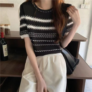 เสื้อยืดไหมพรม คอกลม แขนสั้น ลายทาง รุ่น13506