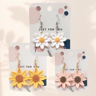 [พร้อมส่ง] ต่างหูดินปั้น 🌼 ดอกเดชี่ ดอกทานตะวัน