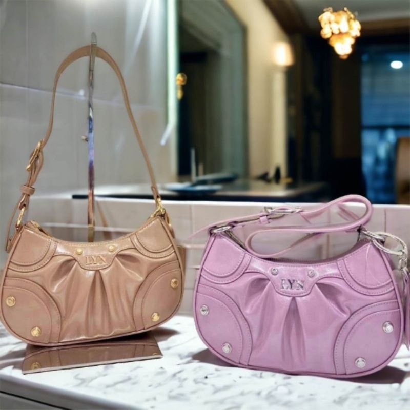 พร้อมส่ง 𝐋𝐘𝐍​ Boogie กระเป๋า​ LYN​ ทรงพอช​-สะพายข้างสายหนัง กระเป๋าทรงครึ่งวงกลม