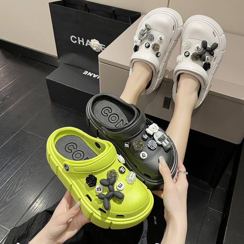 GFShop นิวแฟชั่น รองเท้าผู้หญิงสไตล์เกาหลี รุ่นนี้เป็นรุ่นหัวโตมาพร้อมตัวการ์ตูนโทนขาวดำ ตัวรองเท้าพื้นนิ่มมากเลยนะ รี