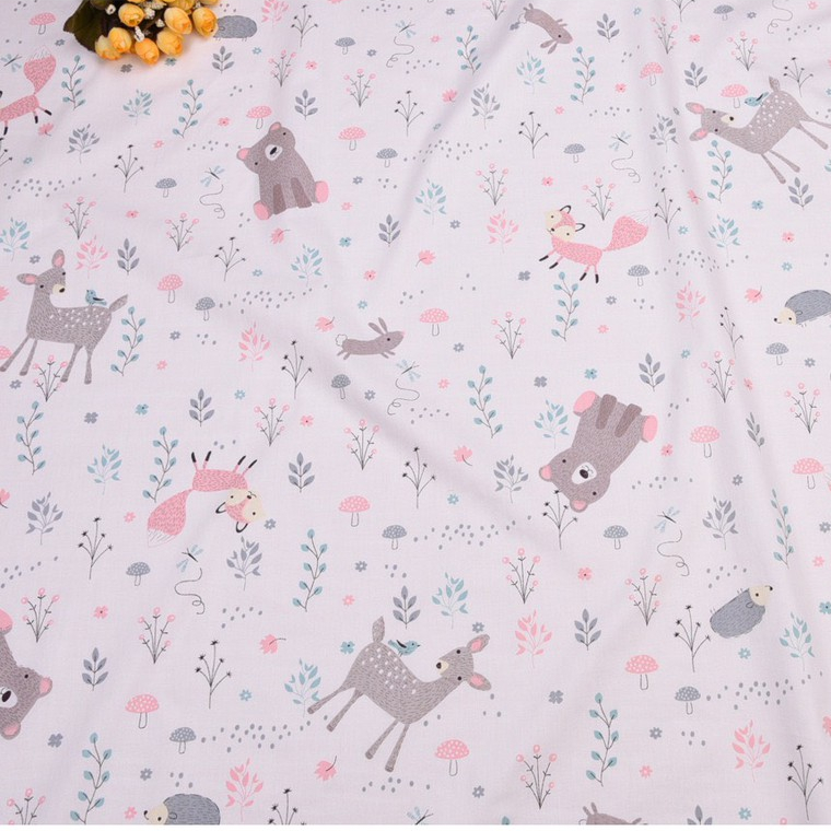 ผ้าคอตตอน 100% ทอทวิล หน้ากว้าง1.6 เมตร ตัดขายเป็นเมตร พิมพ์ลายแผนที่ ลายหมีกวาง