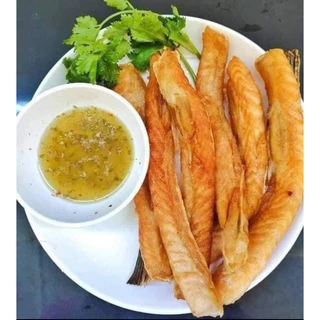 ท้องปลาแซลมอนแดดเดียว 300กรัม 🍣🐟 ทอดกรอบ 🚛เหมาค่าส่ง ฟรีกล่องโฟม!! ทุกจังหวัดทั่วไทย🎉 ม่อนแดดเดียว ท้องปลาแซลมอน แซลมอน