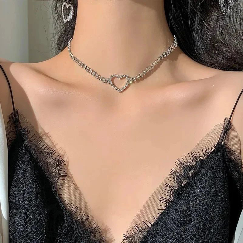 ส่งจากไทย สร้อยคอ​แฟชั่น choker หัวใจเพชร น่ารักเรียบๆ เพิ่มให้ลุคการแต่งตัวดูพิเศษขึ้นเลยจ้า