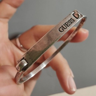 กำไลข้อมือเงินแท้ Guess เงินแท้ 925 งานนอกแบรนด์ในตำนาน เรียบหรู มือสองสภาพสวย ข้อมือ 15 cm.