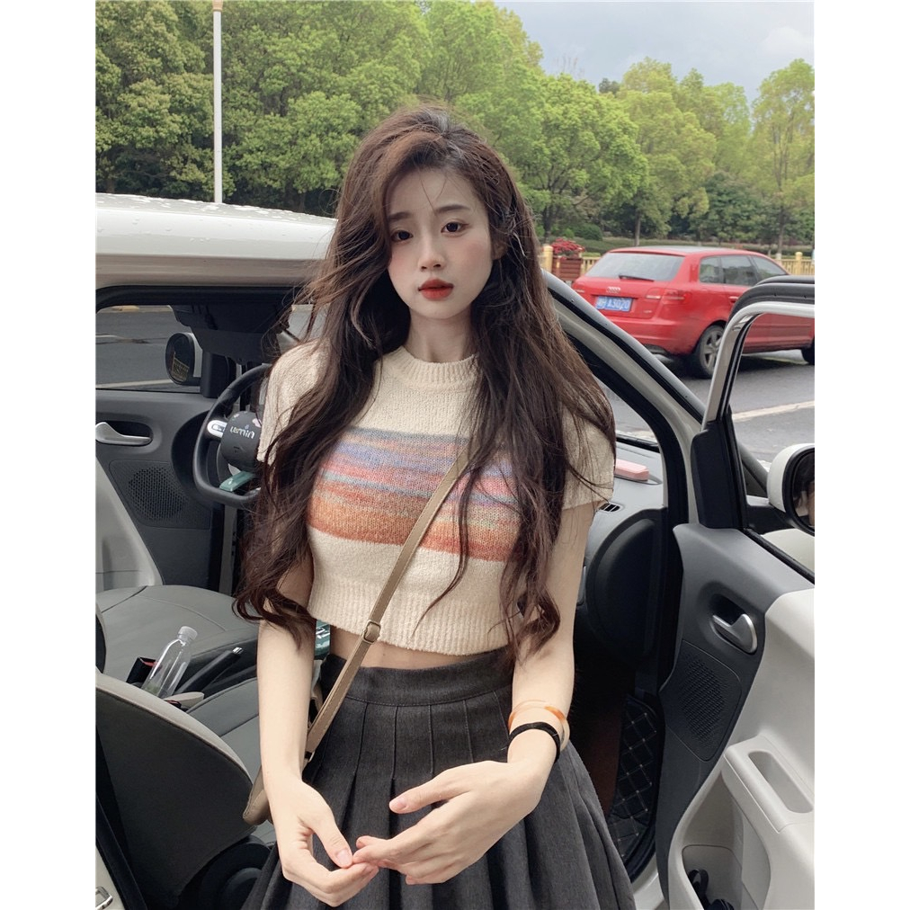 🍒MKL🍒 พร้อมส่ง เสื้อครอปไหมพรม คอกลม แขนสั้นไหมพรมผ้านิ่ม ดีเทลคาดสีรุ้ง น่ารักๆ สไตล์เกาหลี🚚🚚 #DL28
