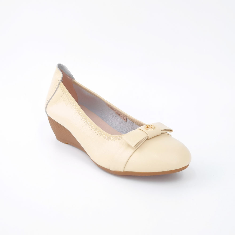 ST.JAMES รองเท้าหนังแท้/รองเท้าส้นเตี้ย ส้น 3.5 CM. รุ่น SOFIA สี L.BEIGE | รองเท้าคัทชู ผู้หญิง