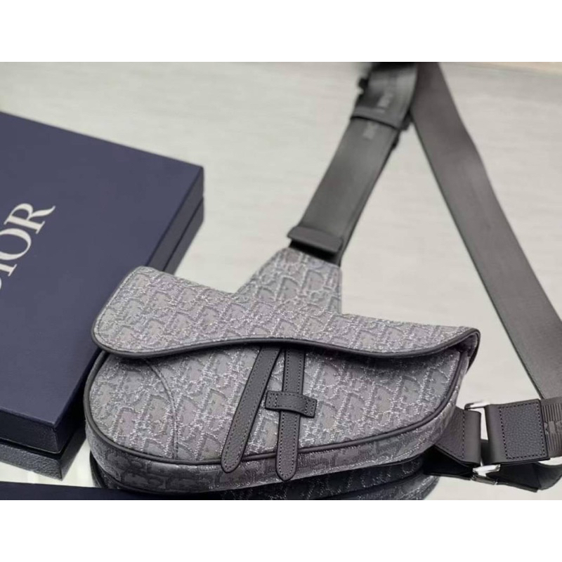 กระเป๋าคาดอกผู้ชายแบรนด์เนมdior saddle พร้อมส่ง