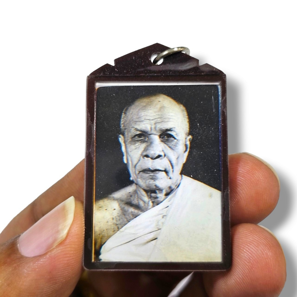 KPP[A9]หลวงพ่อสด จันทสโร วัดปากน้ำภาษีเจริญ เป็นรูปถ่ายรุ่นเก่าเลี่ยมกรอบกันน้ำอย่างดี ท่านเป็นผู้ค้นพบวิชาธรรมกาย