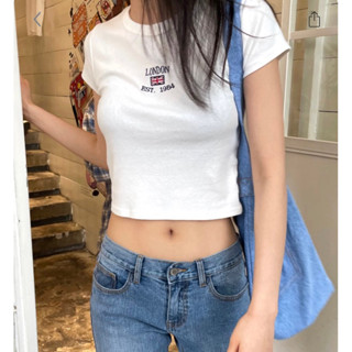 พรีออเดอร์ PREORDER Brandy Melville Ashlyn London EST. 1984 Crop top