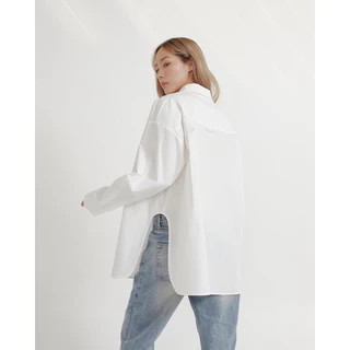 [Back in Stock] SAC. BKK เสื้อเชิ้ตผู้หญิง ทรงโอเวอร์ไซส์ เว้าปลายเสื้อ รุ่น Oversize Curve Shirt