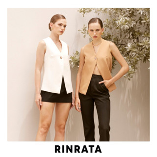 RINRATA - Avery Top เสื้อแขนกุด คอวี ตกแต่งกระดุม มีซับใน เสื้อไปทำงาน เสื้อใส่เที่ยว