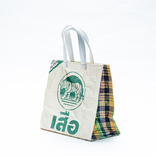 กระเป๋าผ้าขาวม้า "ดลมณี" เสือ Size M