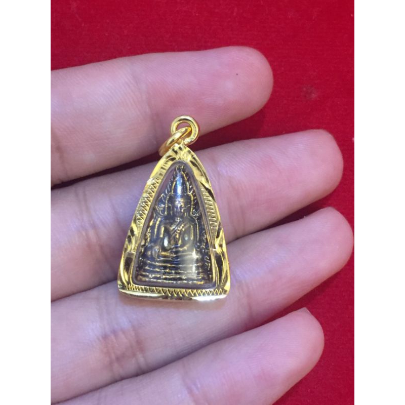 จี้พระ พระพุทธชินราช จ.พิษณุโลก พระคู่บ้านคู่เมือง เนื้อดำคราม เลี่ยมกรอบตัดลาย สวยสะดุดตา งานช่างทองเยาวราช