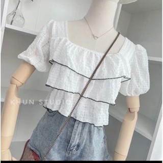 เสื้อสีขาวระบายข้างหลังสม็อค