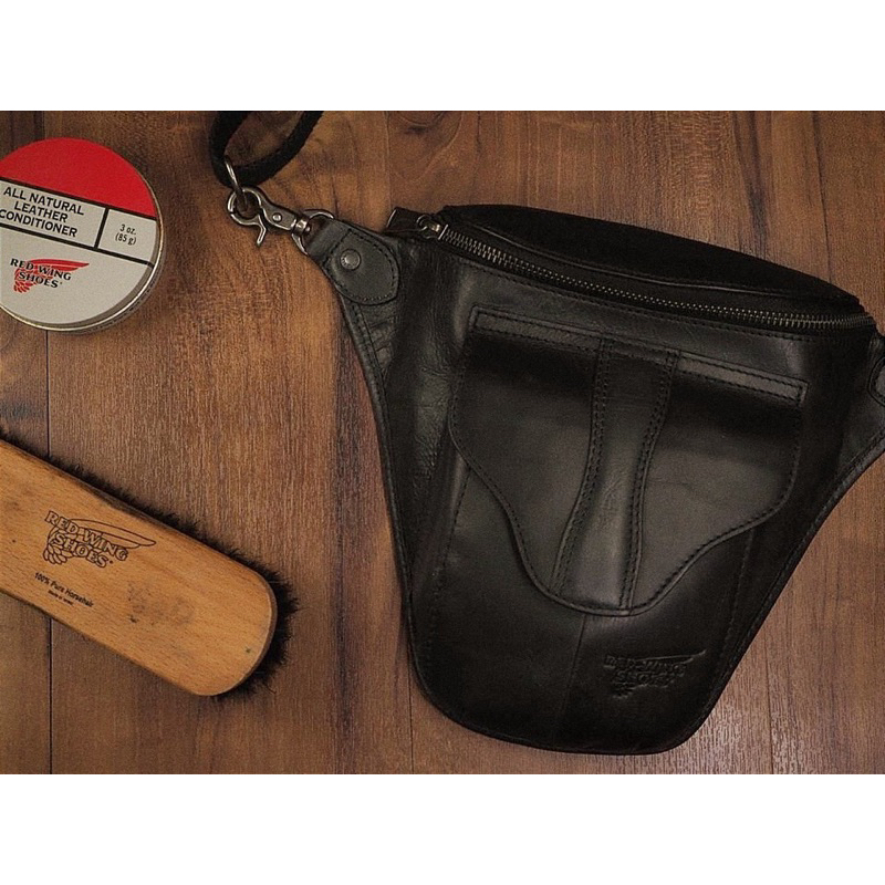 Red Wing Chest bag มือสอง