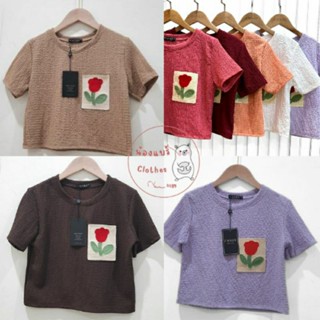 ♡ʕ´•ᴥ•`ʔ[พร้อมส่ง] เสื้อครอปพอดีตัว ปักดอกทิวลิป