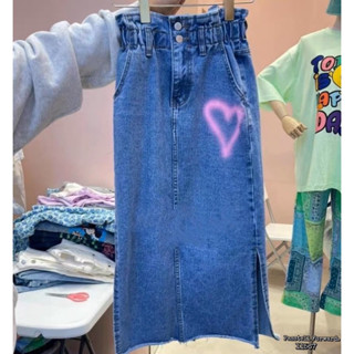 🇰🇷New🇰🇷 Korea heart denim skirt  กระโปรงยีนยาว สกรีนลายหัวใจ ผ้ายีนฟอกสีสวยเอวสมอคจั้ม อย่างดีเลยค่า