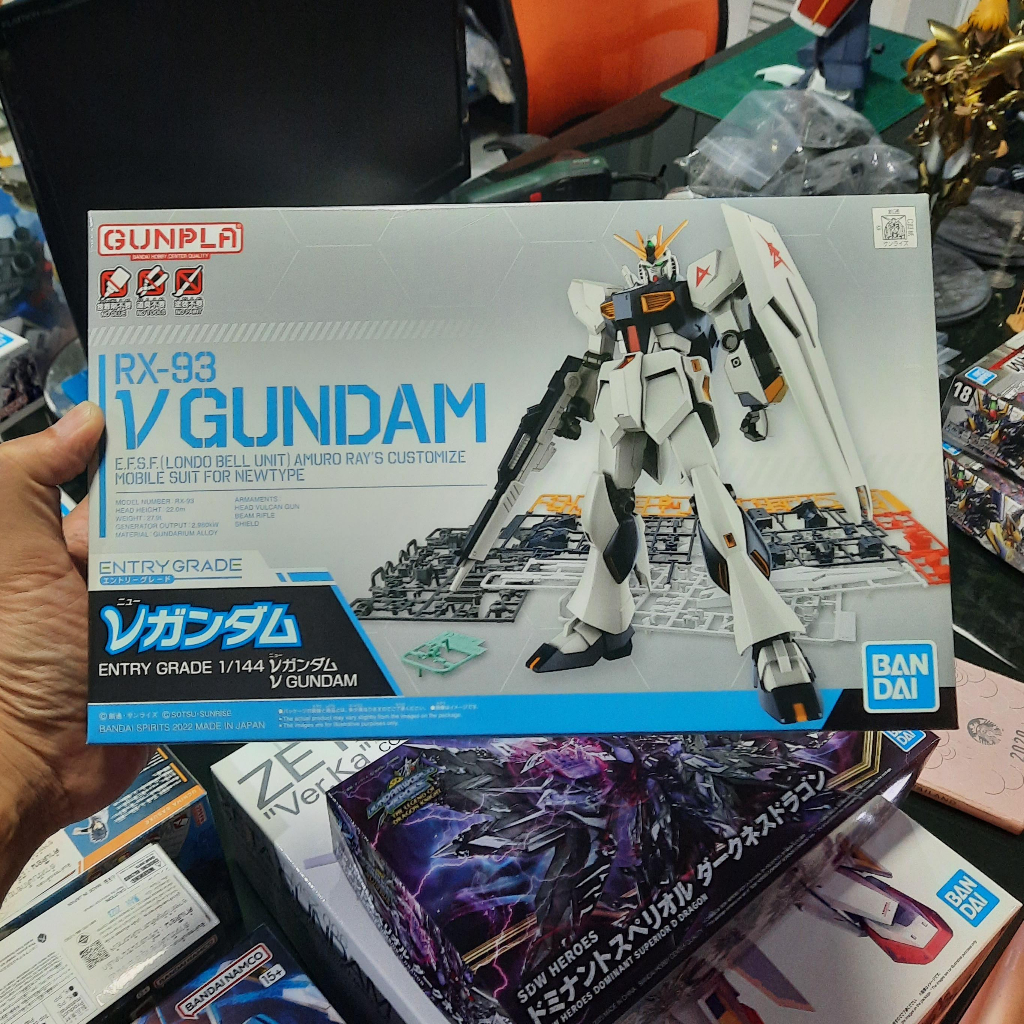 BANDAI GUNPLA ENTRY GRADE EG 1/144 RX-93 NU GUNDAM