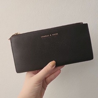 กระเป๋าสตางค์ มือสอง Charles&amp;Keith สีดำ ใบยาว