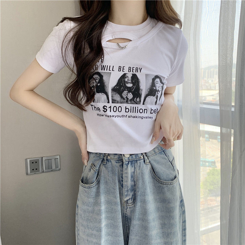เสื้อครอปรัดรูปแขนสั้น น่ารักๆ เซ็กซี่ เสื้อผ้าแฟชั่นผู้หญิงเกาหลี2024 เสื้อเอวลอยสาวอวบ vintage style พิมพ์ลาย พร้อมส่ง