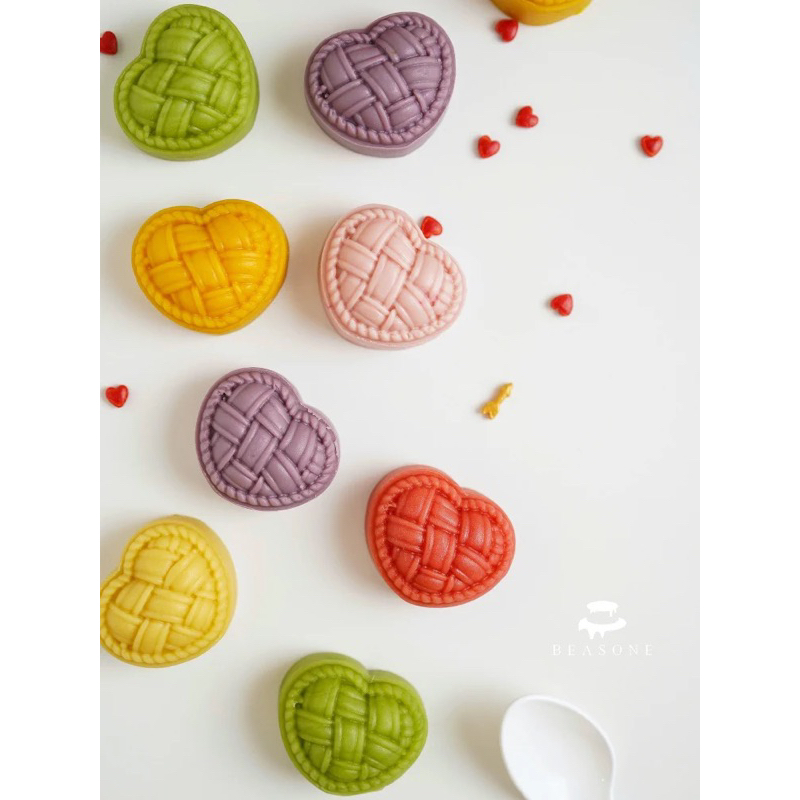 แม่พิมพ์ขนมไหว้พระจันทร์ลายหัวใจ พร้อมส่ง