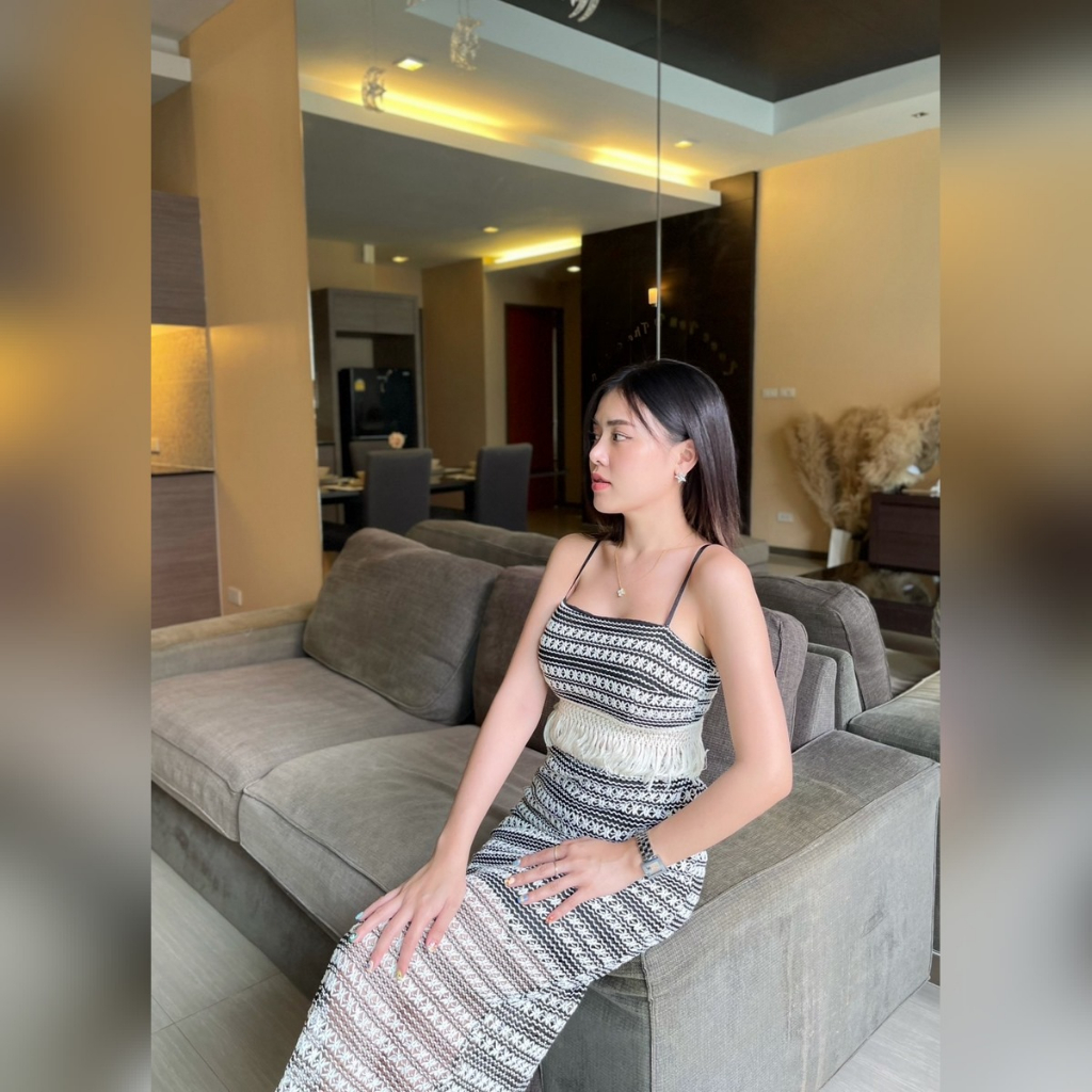 🌈 SpinnyHouse 🌈  เสื้อกล้ามสายเดี๋ยวแต่งมัดชายฝอยแพ็คมากับกระโปรงทรงถ่วงยาวมัดชายฝอย เป็นผ้าไหมพรมฟู