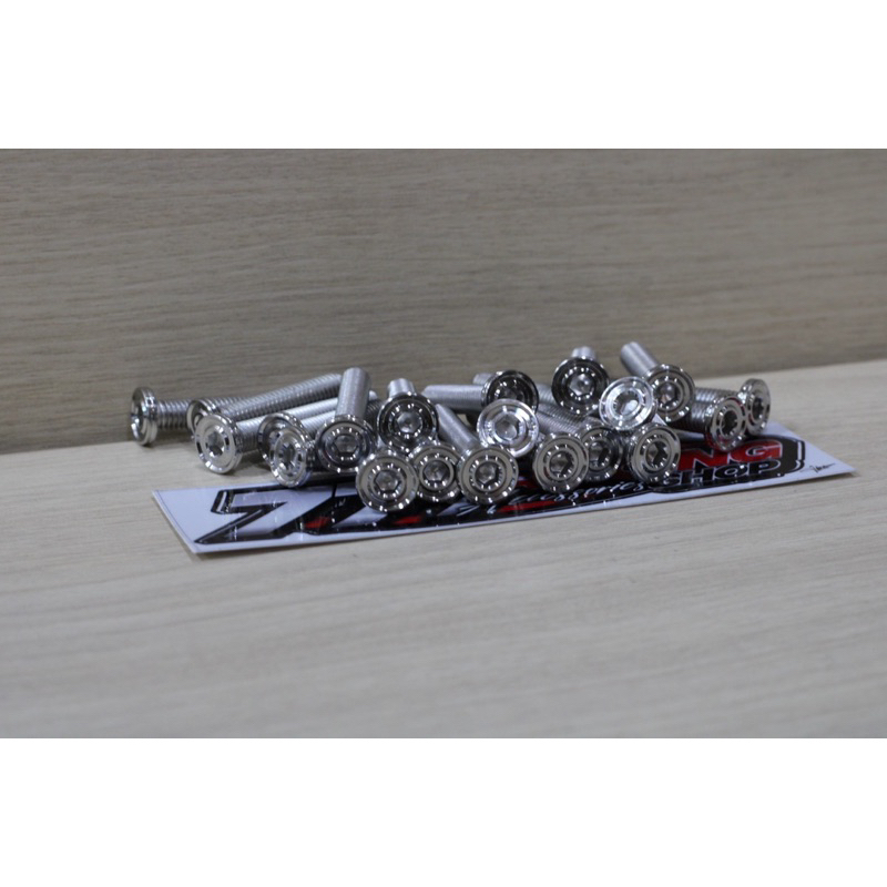 ชุดน็อตแคร้ง  หัวเรียบ WAVE 2ฝั่ง ซ้าย-ขวา