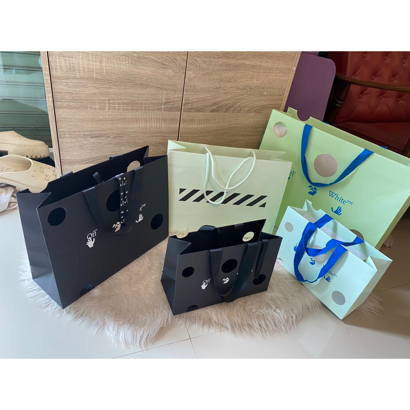 ถุงกระดาษ off white แท้สวย