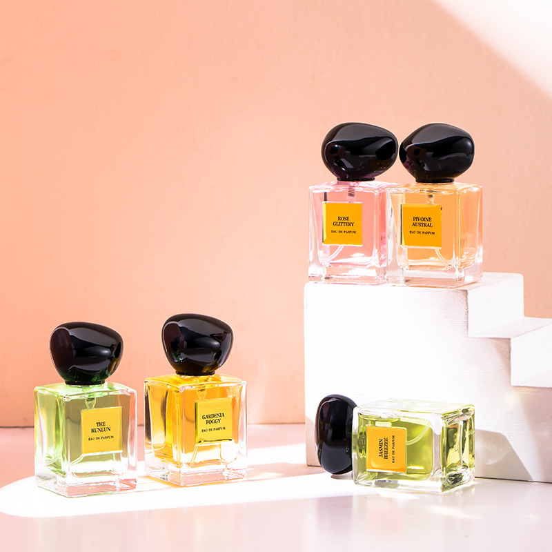** สินค้ามาใหม่ ** สเปรย์น้ำหอมระงับกลิ่นกาย 18 กลิ่น ขนาด 30 ml. สารสกัดจากผลไม้และดอกไม้ธรรมชาติ ** พร้อมส่ง **
