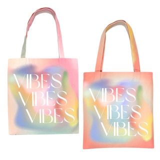 ✨NEW✨ vibes.brandd 🌞 Gradient vibes Tote bag🌞 กระเป๋าผ้า vibes มีผ้าให้เลือก 2 แบบ