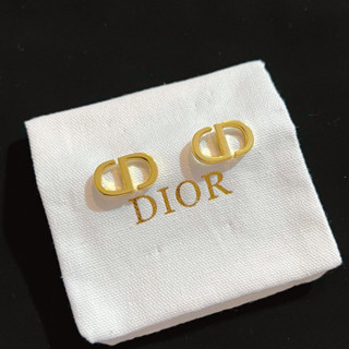 ต่างหู Dior เกรดVIP พร้อมกล่อง ใช้สลับแท้💯 พร้อมกล่อง