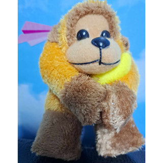 ตุ๊กตาลิงถือกล้วย ขนาด5"  (พวงกุญแจ) สีน้ำตาล