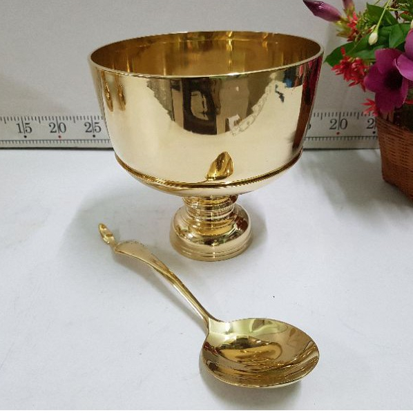 Brass byfa ขันพานรองพร้อมทัพพีทองเหลือง แบบเรียบ แวววาวขนาด 6 นิ้วและ 7 นิ้ว  ทองเหลืองเนื้อดีคุณภาพเยี่ยมน้ำหนักได้