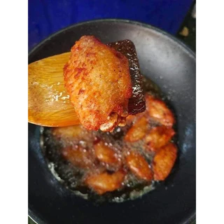 ปีกกลางแช่น้ำปลา 1Kg.🐔🔥 พร้อมส่ง 🚛เหมาค่าส่ง ฟรีกล่องโฟม!! ทุกจังหวัดทั่วไทย🎉 ปีกไก่ทอด ปีกไก่ทอดน้ำปลา
